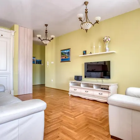 Danigo Apartament Budva