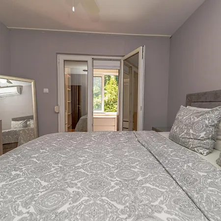 Apartament Danigo *